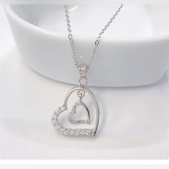 Jewelry - 925 Sterling Silver Zircon Plating Inlay Heart Shape Pendant Necklace